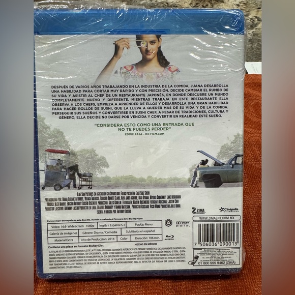 Blue-ray Disc-Sushi a la Mexicana Movie Poster - Female Model Holding Sushi - Picture 2 of 3